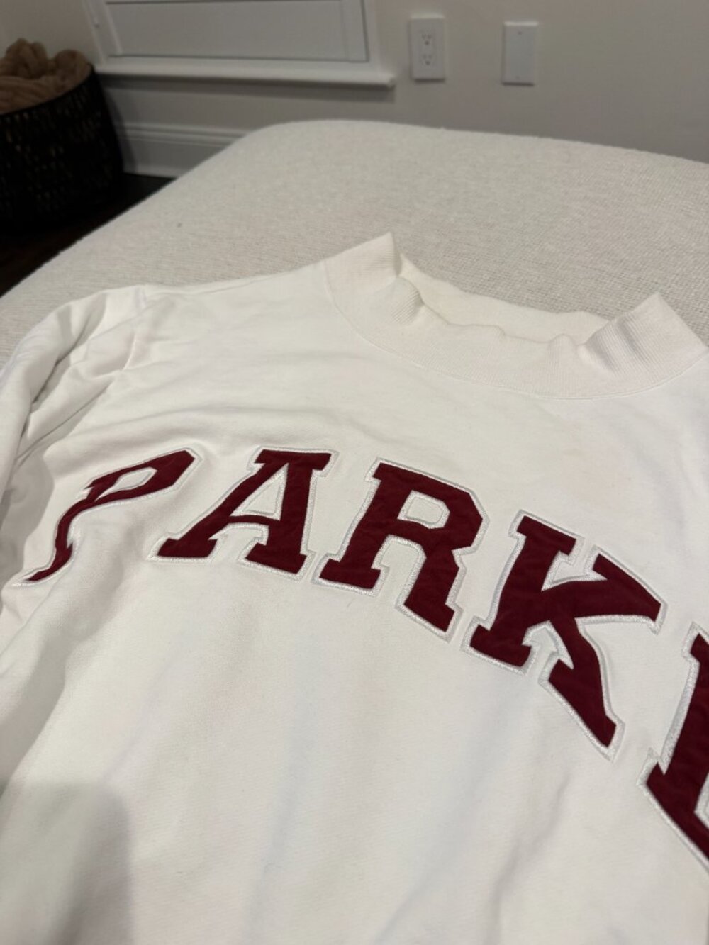 Parke Heritage Mockneck in White with Burgundy Font L/XL - Picture 3 of 4